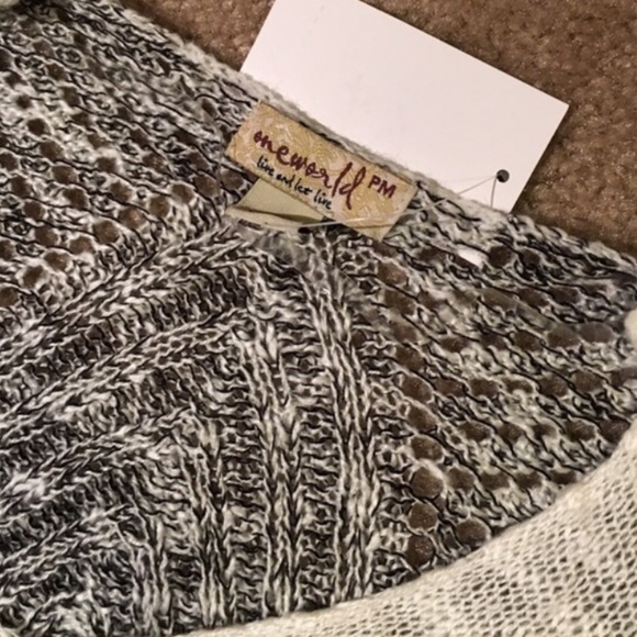 🎉Host Pick🎉Crochet Back Hi-low 3/4 Sweater - Picture 5 of 8